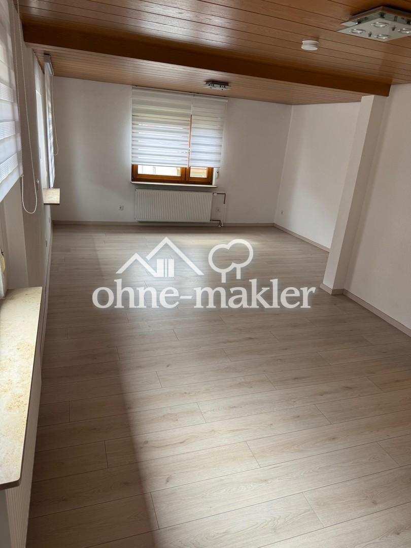 5-Zimmer Maisonette-Wohnung mit Balkon, Gartenanteil, EBK, Keller, Zentrallager - Foto 1