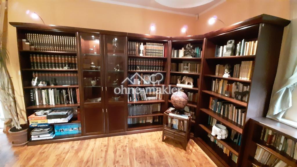 17  Bibliothek-Salon