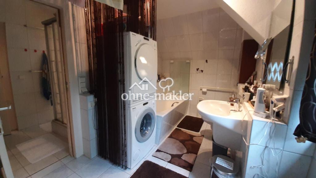 26 Badezimmer mit WC
