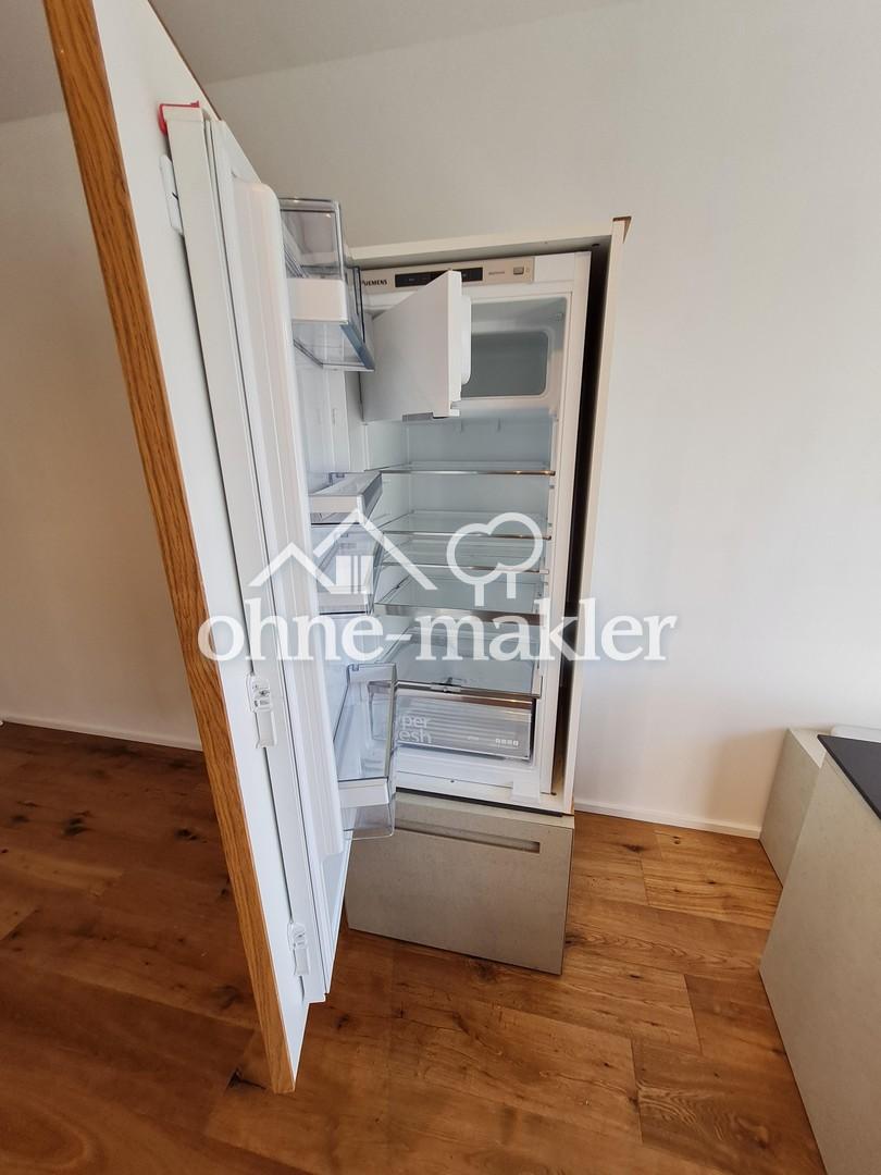 Großer Kühlschrank