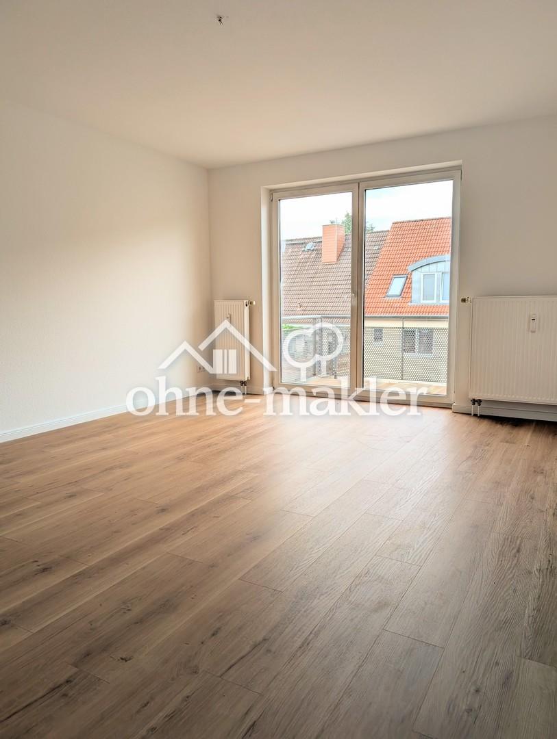 Wohnbereich & Balkon zum Hof