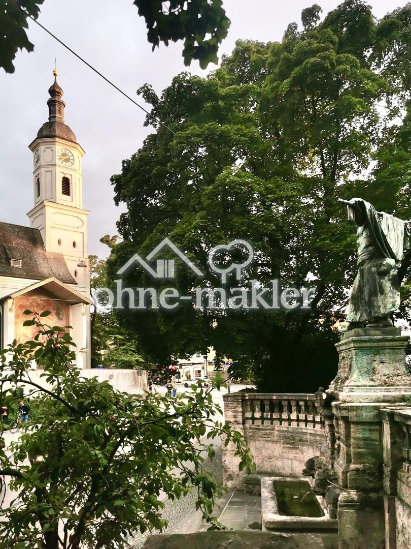 Parkanlage vor dem Haus
