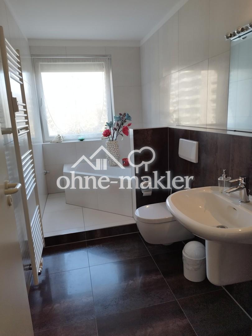 großes Badezimmer