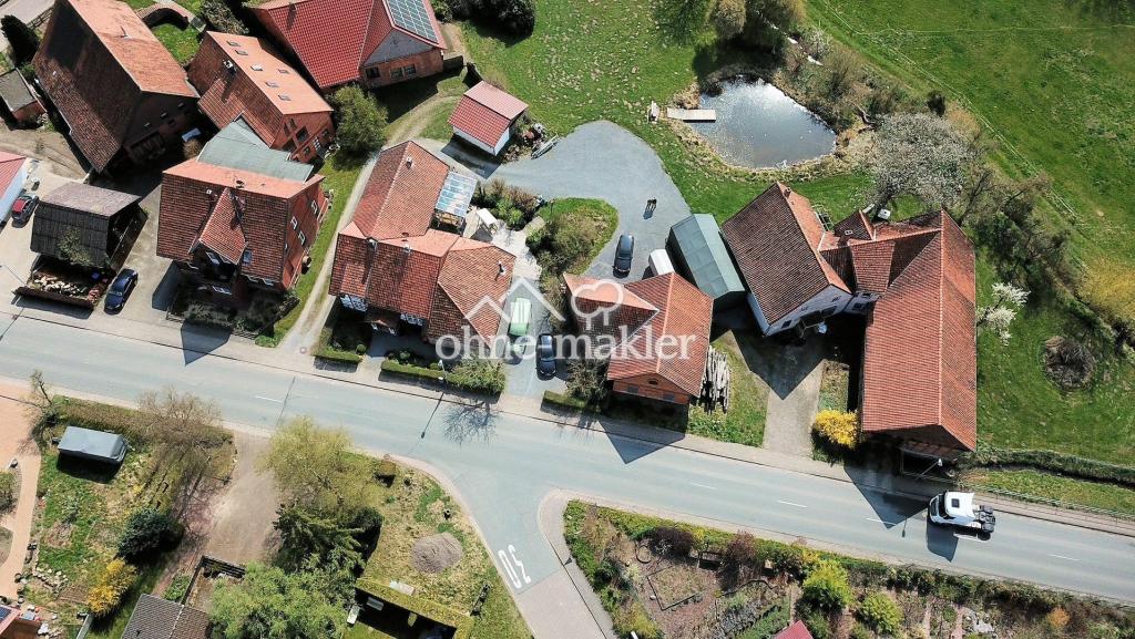 Haus, Teichgrund und Hof