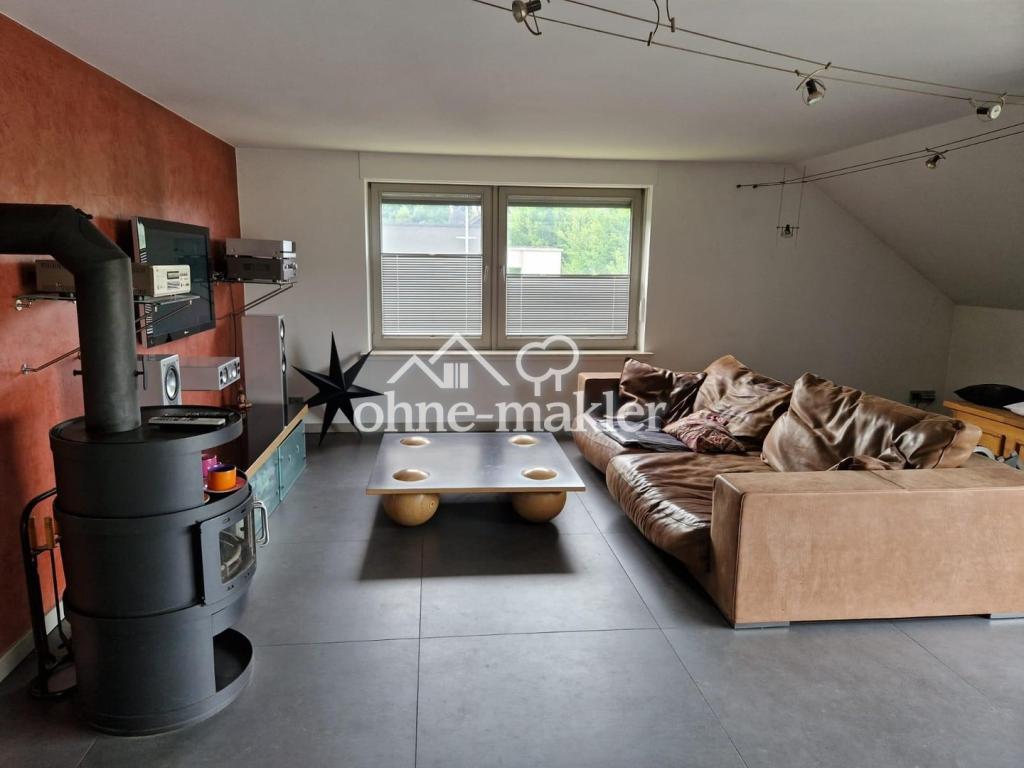 Wohnzimmer mit Kamin
