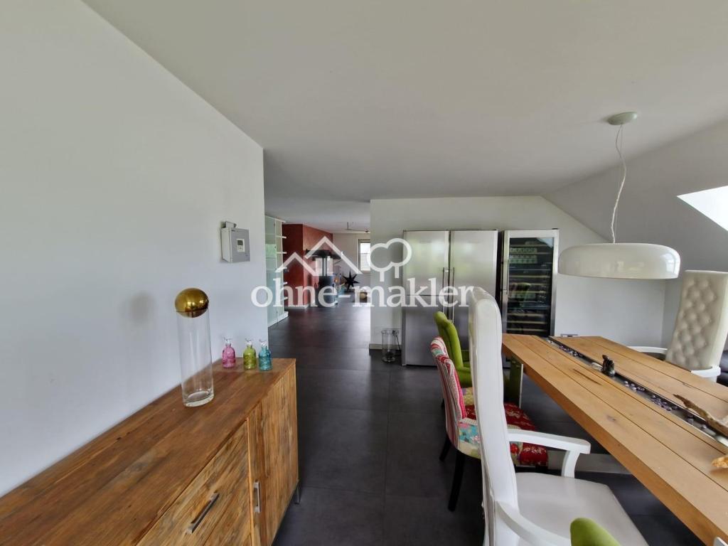 Esszimmer mit Blick in WZ