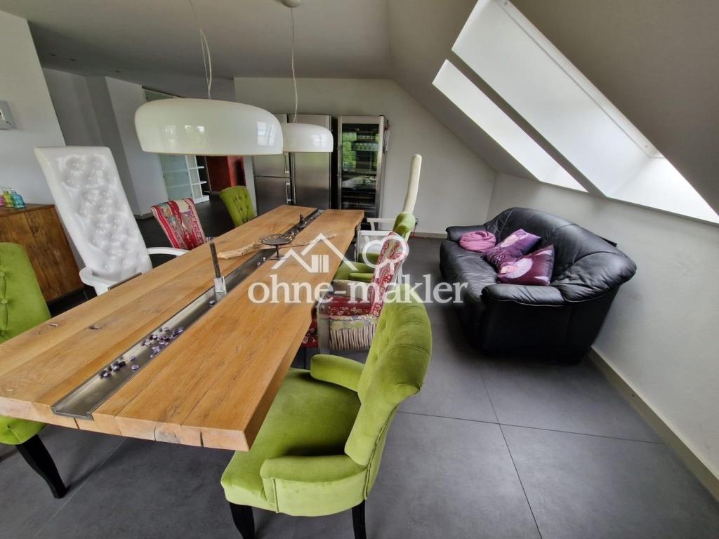 Esszimmer mit Dachfenster