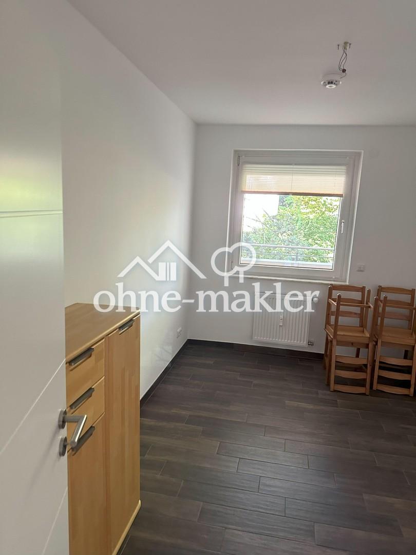 Kinderzimmer/Büro 2