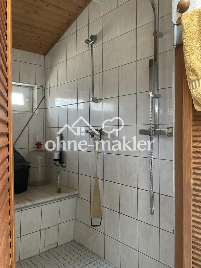 Sauna-/Gästehaus Duschen
