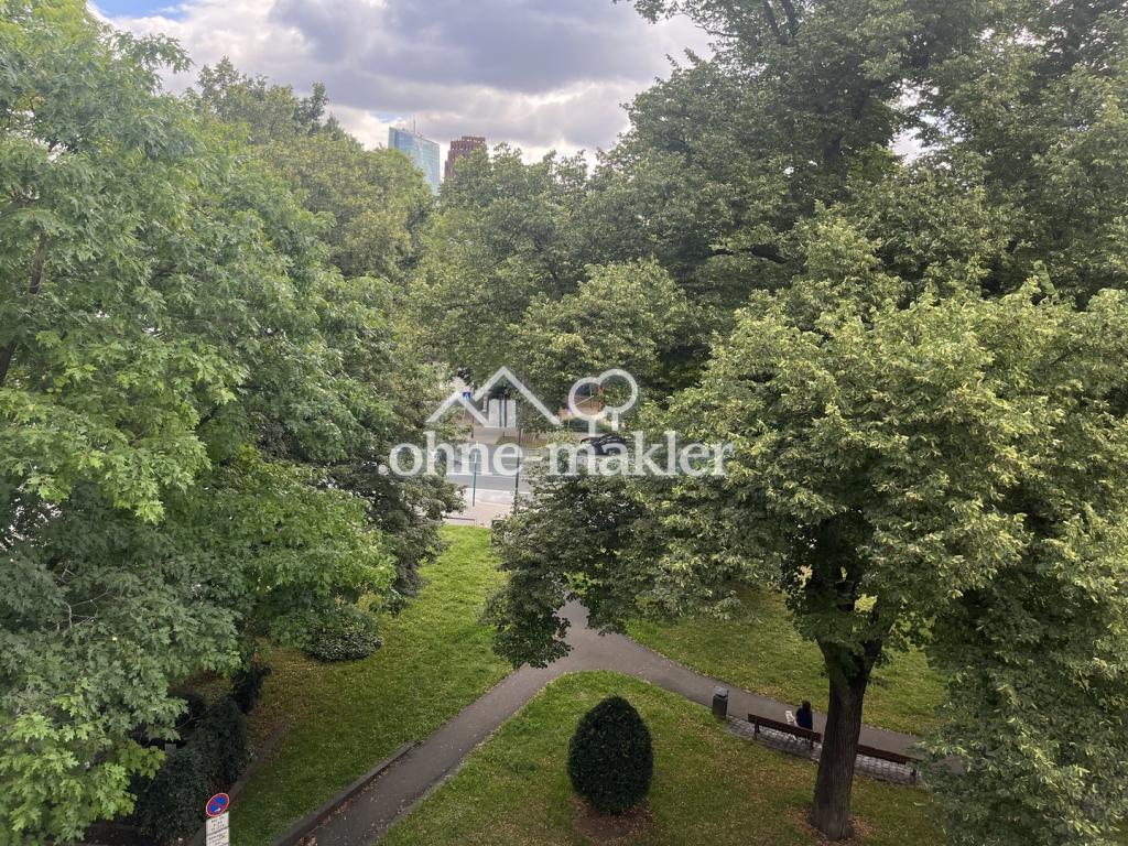 1A-Lage, altersgerechte exklusive 3-Zimmer-Altbau-Wohnung am Park - Photo 3