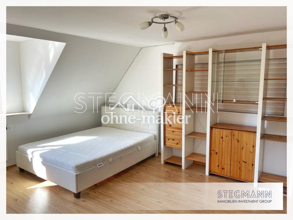 Zimmer 1, OG