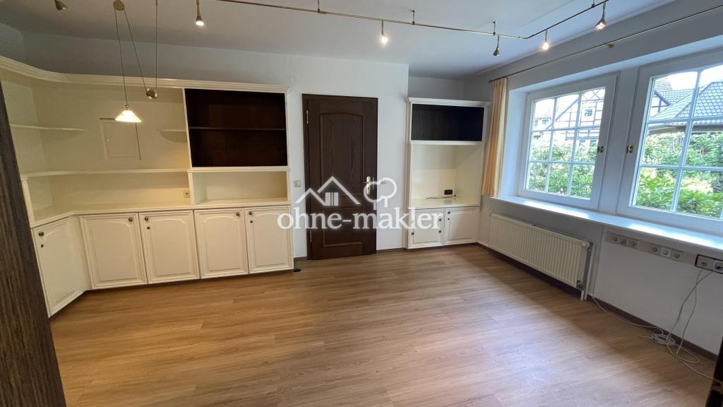 Wohnzimmer mit Einbauschrank