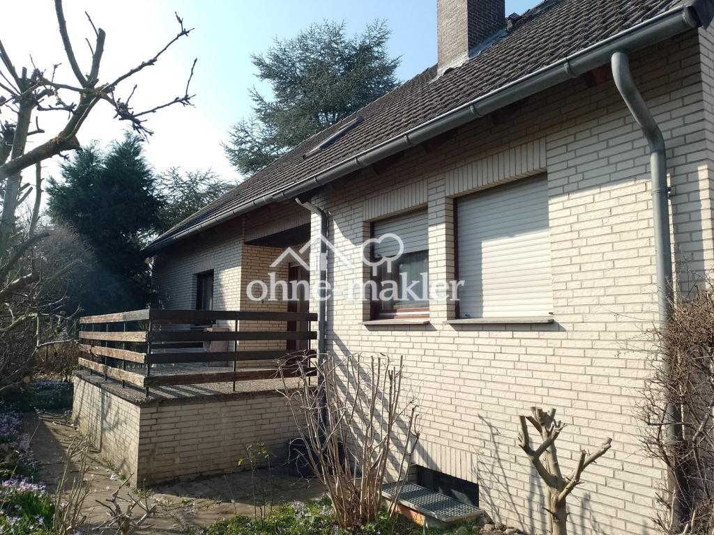 Seitenansicht mit Terrasse