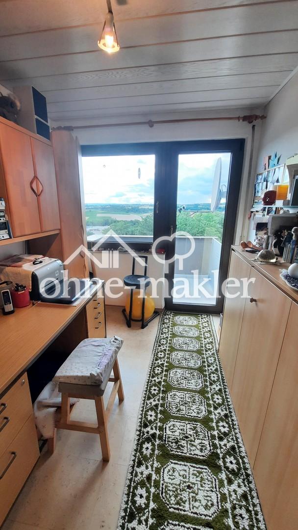 Zimmer mit Balkon