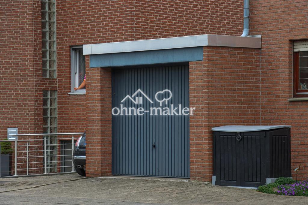 Garage mit elekt. Tor