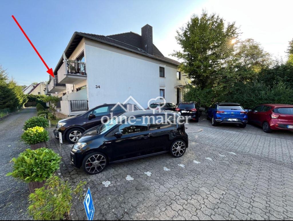 Hausansicht mit Balkon