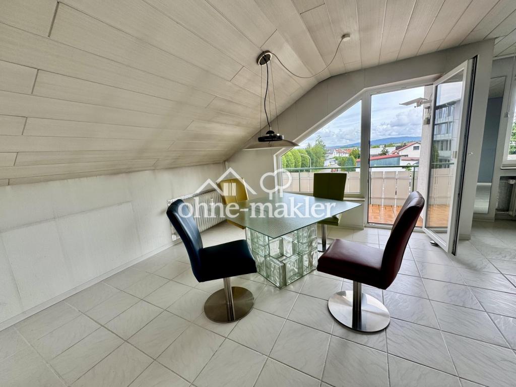 Essbereich mit Zugang Balkon