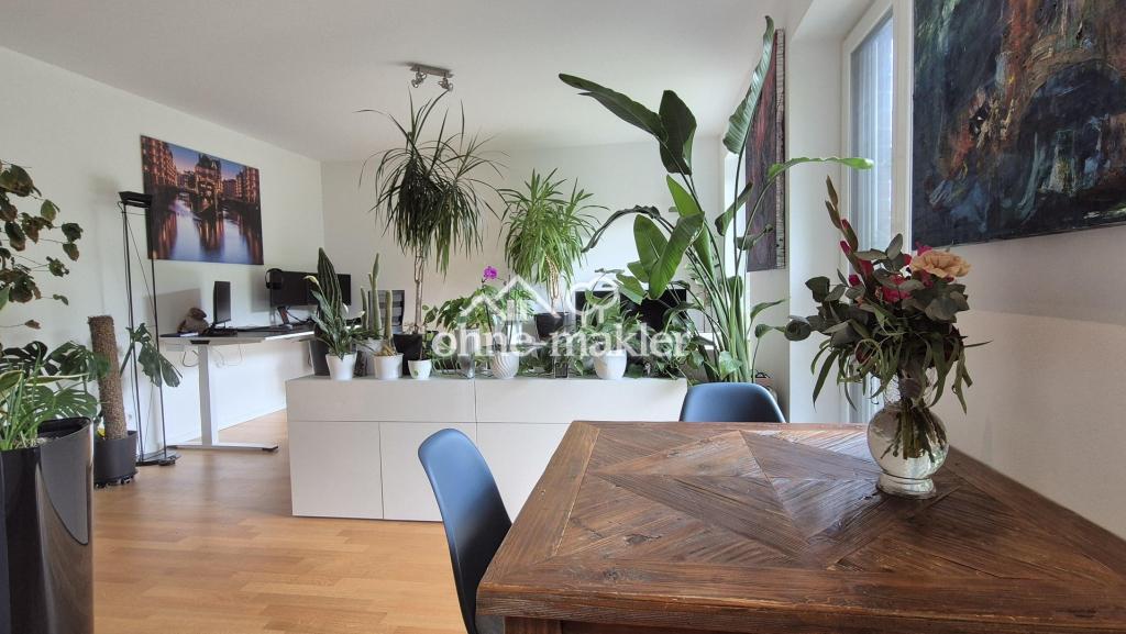 Wohnzimmer mit Essbereich