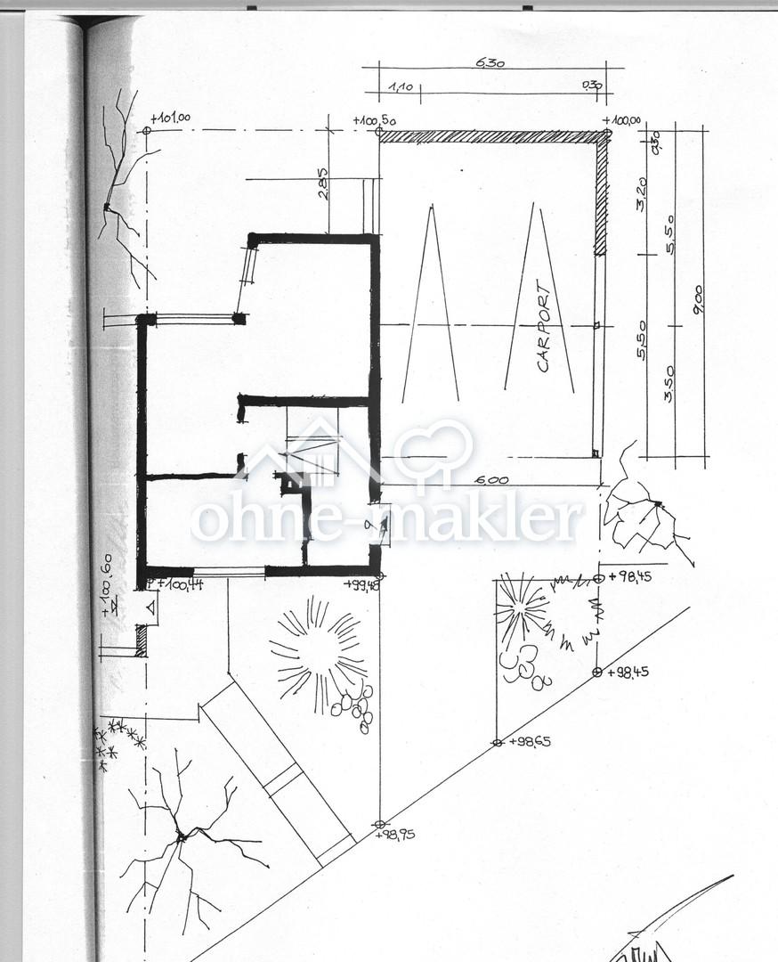 Grundstück mit Haus u. Carport