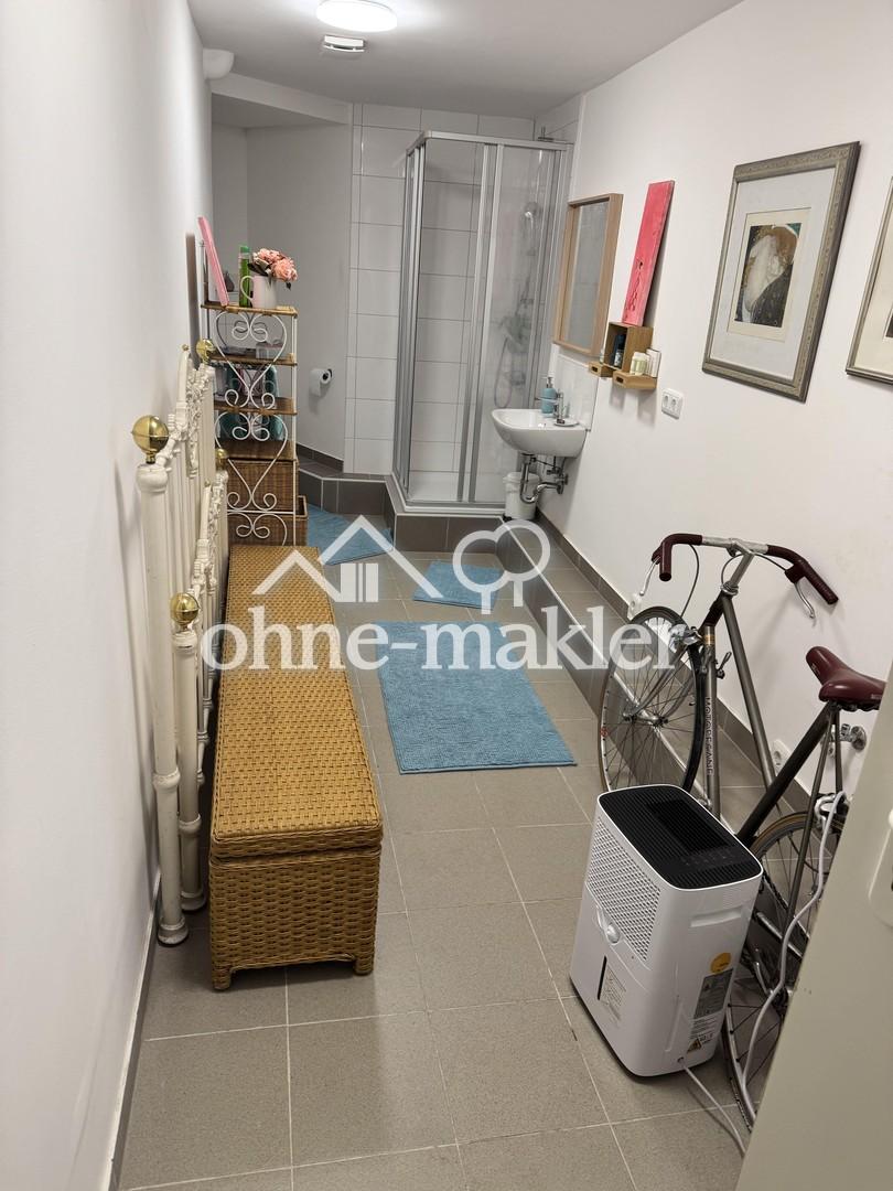 Badezimmer mit Dusche