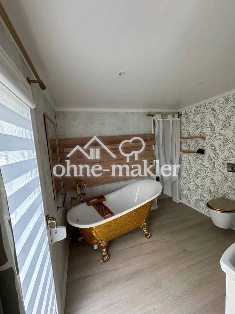 Bad mit Badewanne