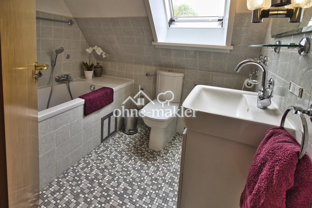 Wannen-Badezimmer