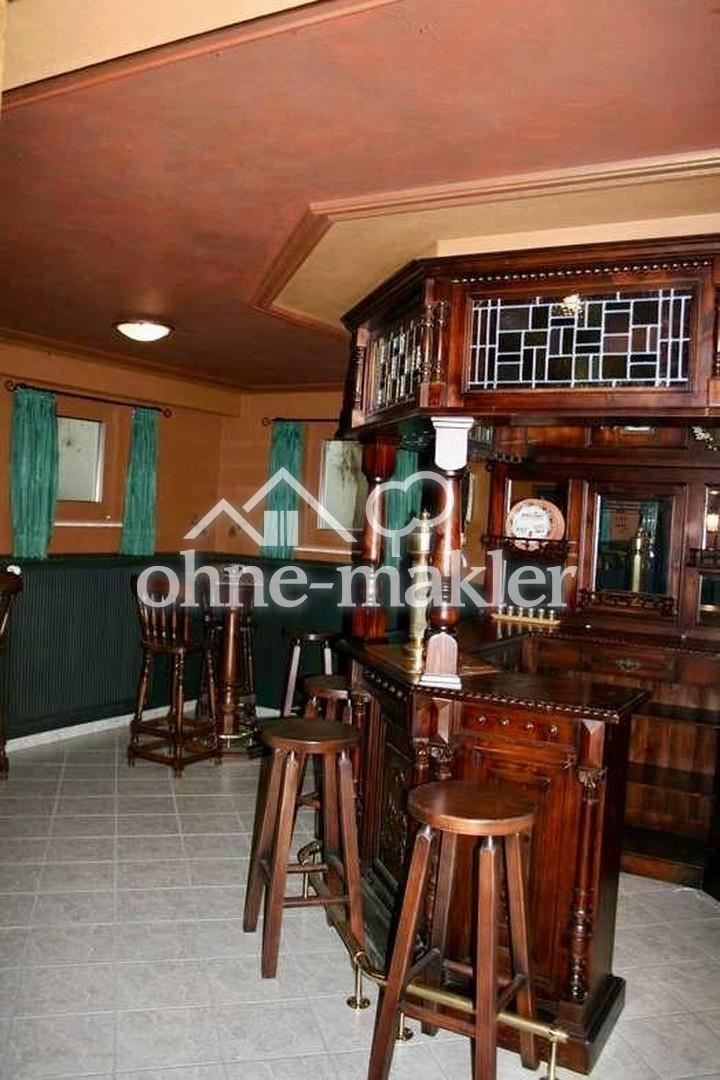 Bar im Keller