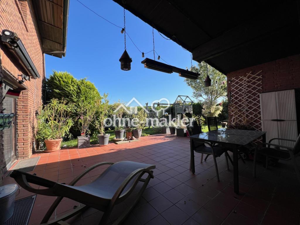 Gemütliche überdachte Terrasse