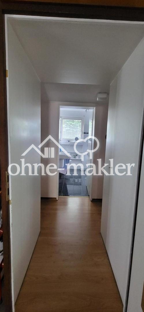 Zugang zum Bad Wohnung re. 