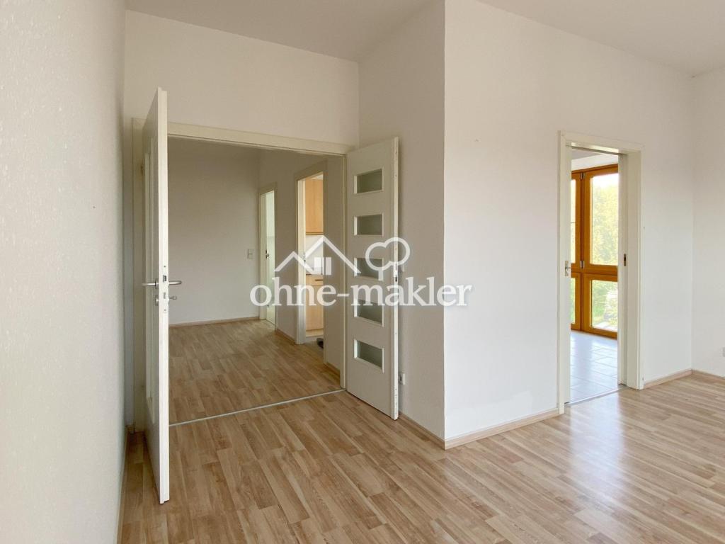 Wohnzimmer Blick Flur+Küche