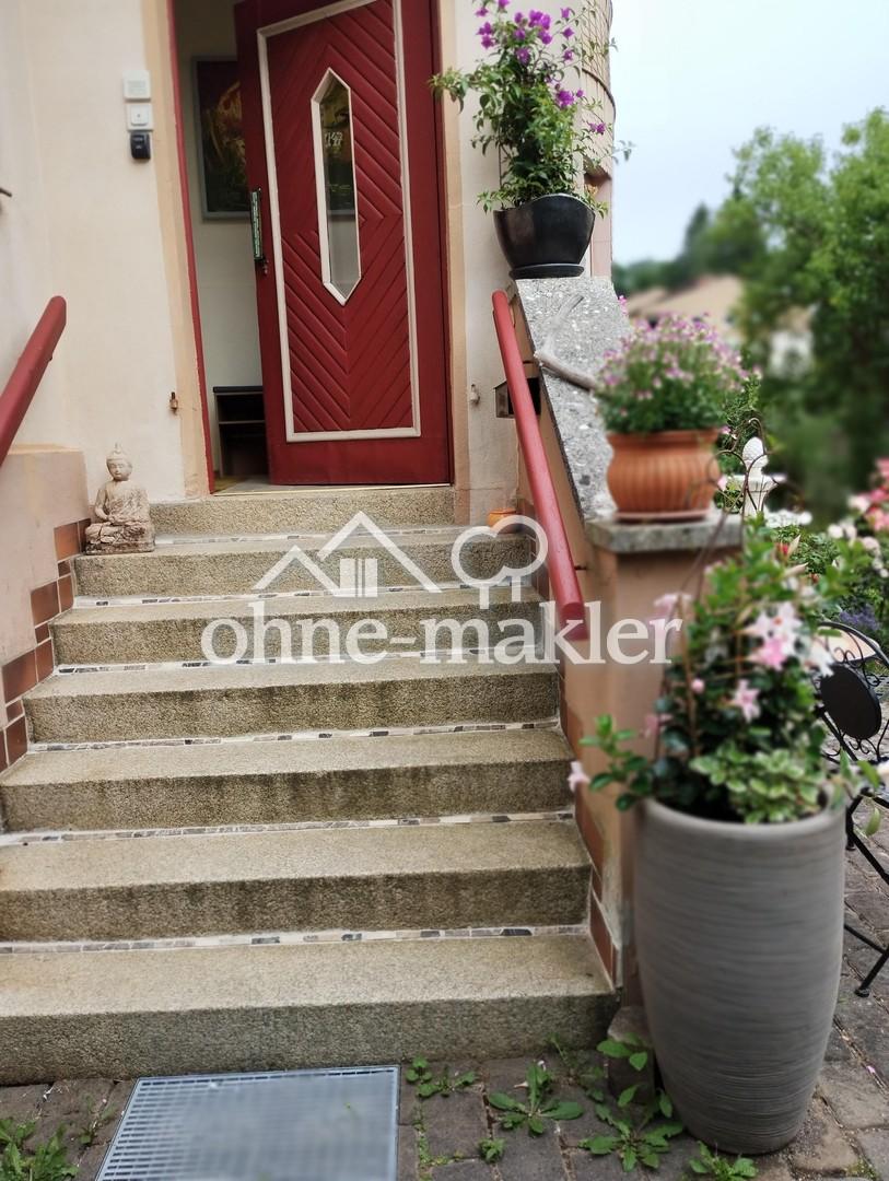 Treppe zum Hauseingang