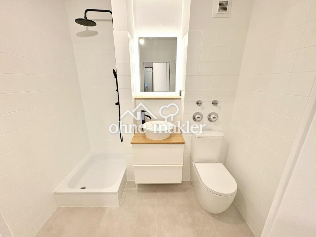 Modernes Badezimmer