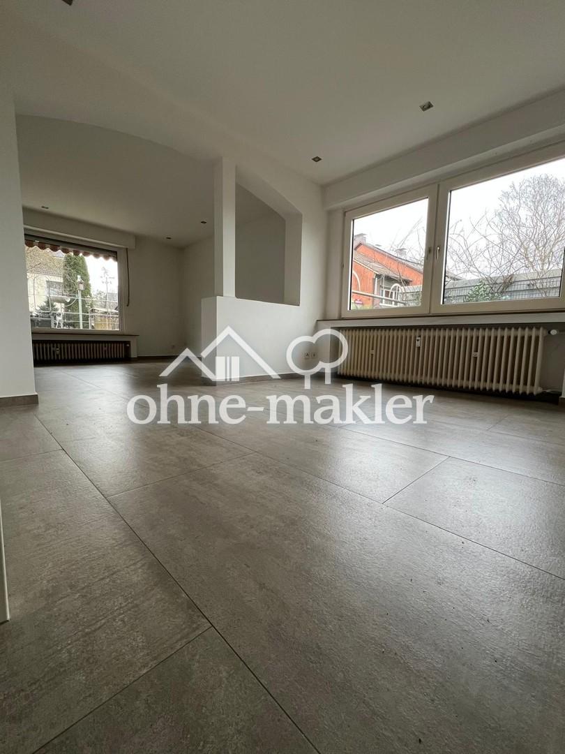 Essecke und Wohnzimmer unten