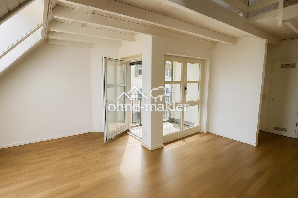 WoZi mit Essbereich u. Balkon
