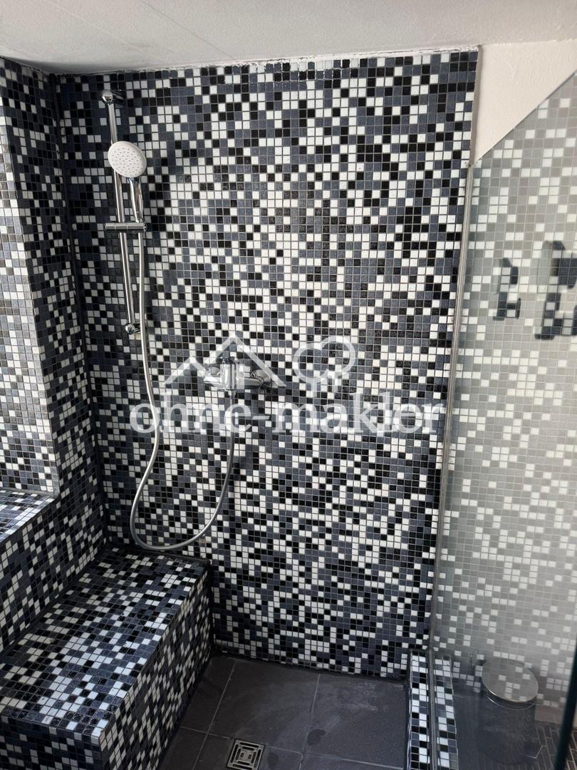 1755508139_100183635.jpg