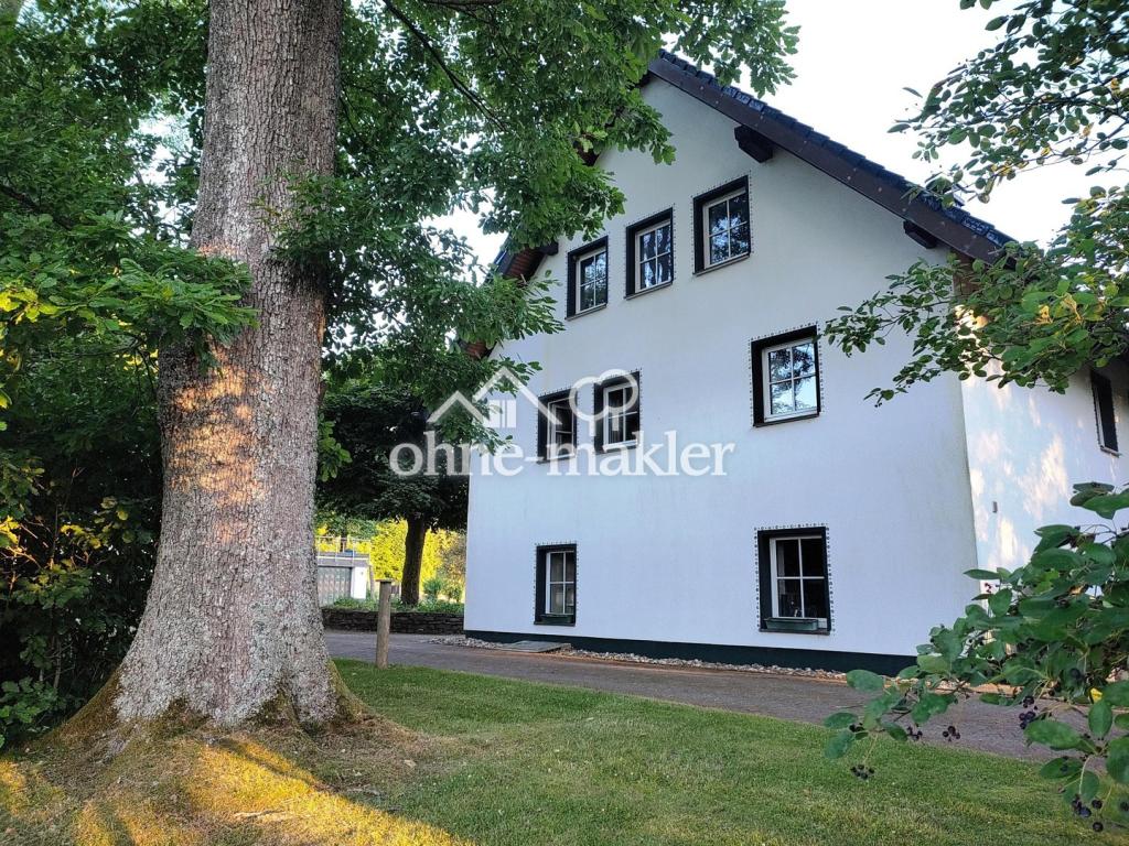 Landhaus mit Auffahrt
