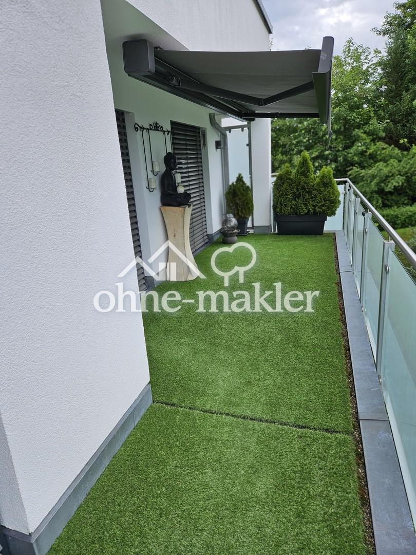 Balkon mit Markise