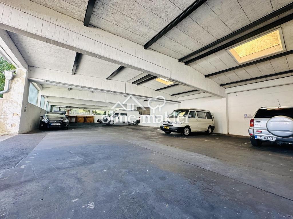 Kundenparkplatz (16)