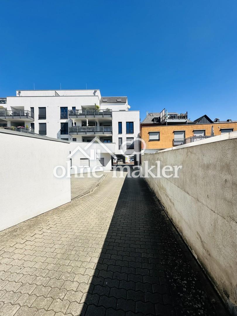 Einfahrt Parkplatz