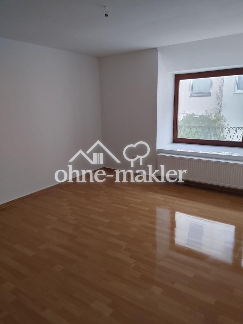 großes Zimmer links