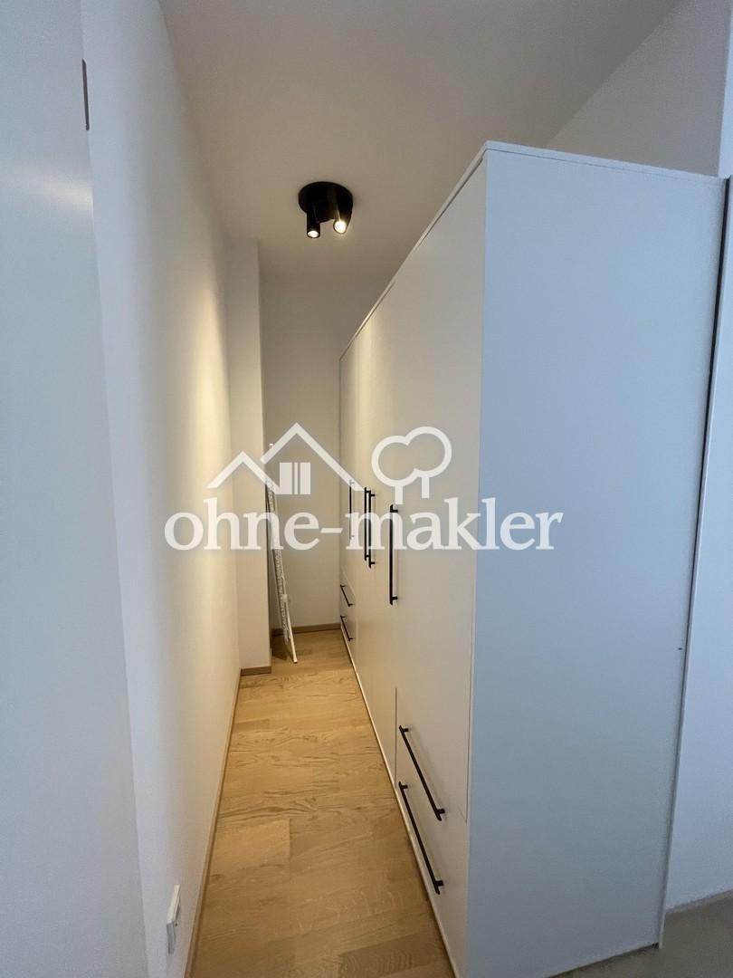 Kleiderniche mit Schrank