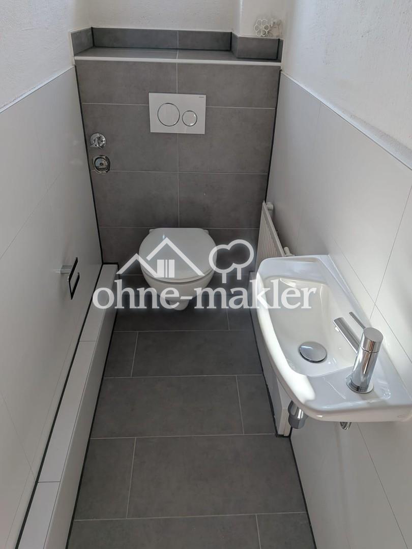 separate Toilette