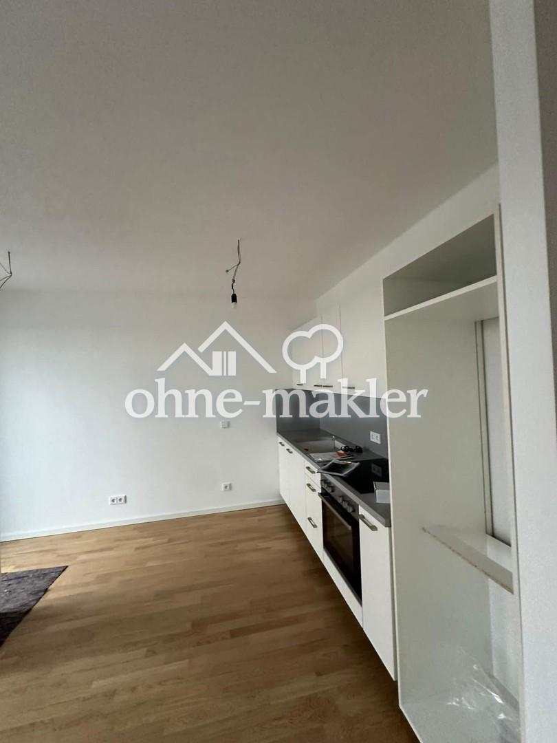 Penthouse Wohnung mit Dachterrasse EBK und E-Tiefgaragenstellplatz - Photo 1