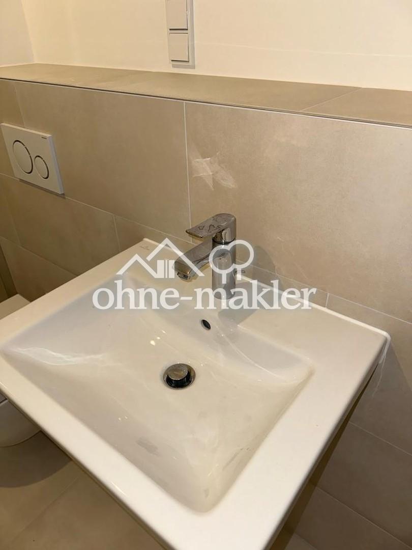 Penthouse Wohnung mit Dachterrasse EBK und E-Tiefgaragenstellplatz - Photo 2