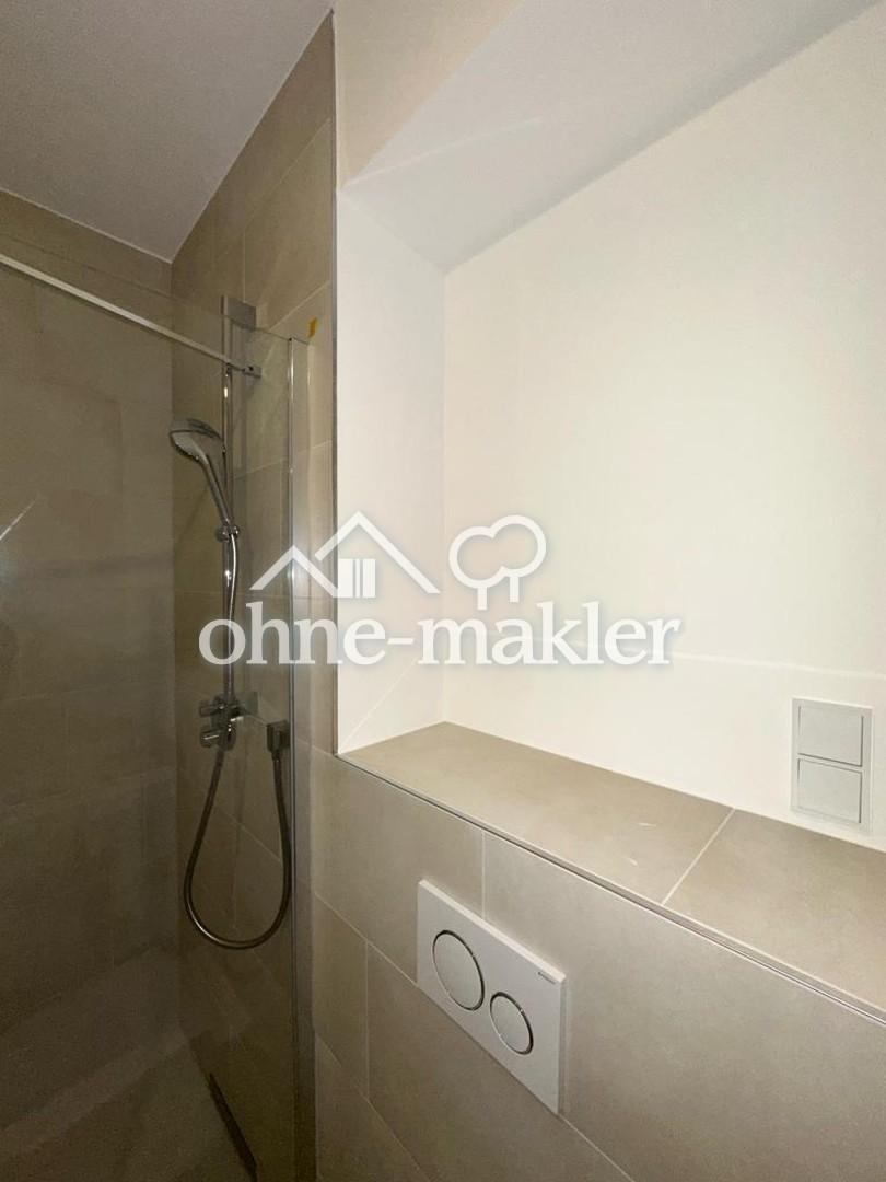 Penthouse Wohnung mit Dachterrasse EBK und E-Tiefgaragenstellplatz - Photo 3