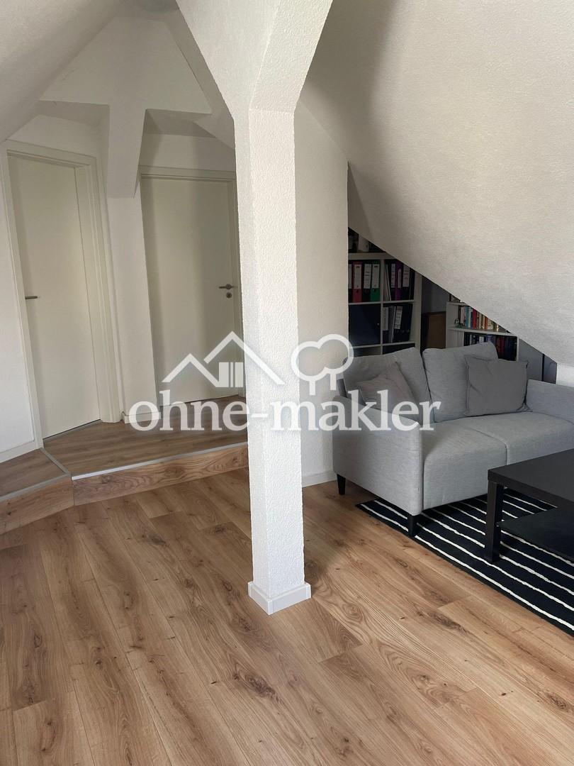 Wohnbereich z. Schlafzimmer