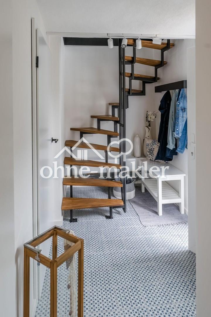 Treppenaufgang EG ins 1. OG
