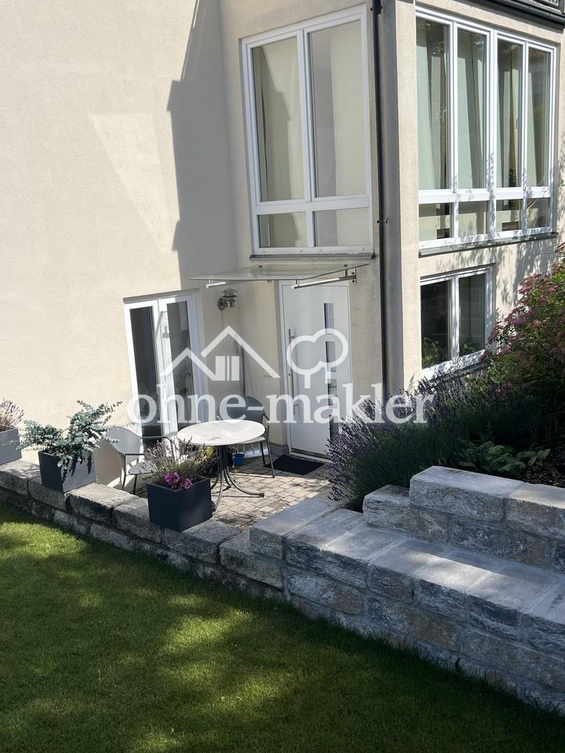 Terrasse und sep.Eingang