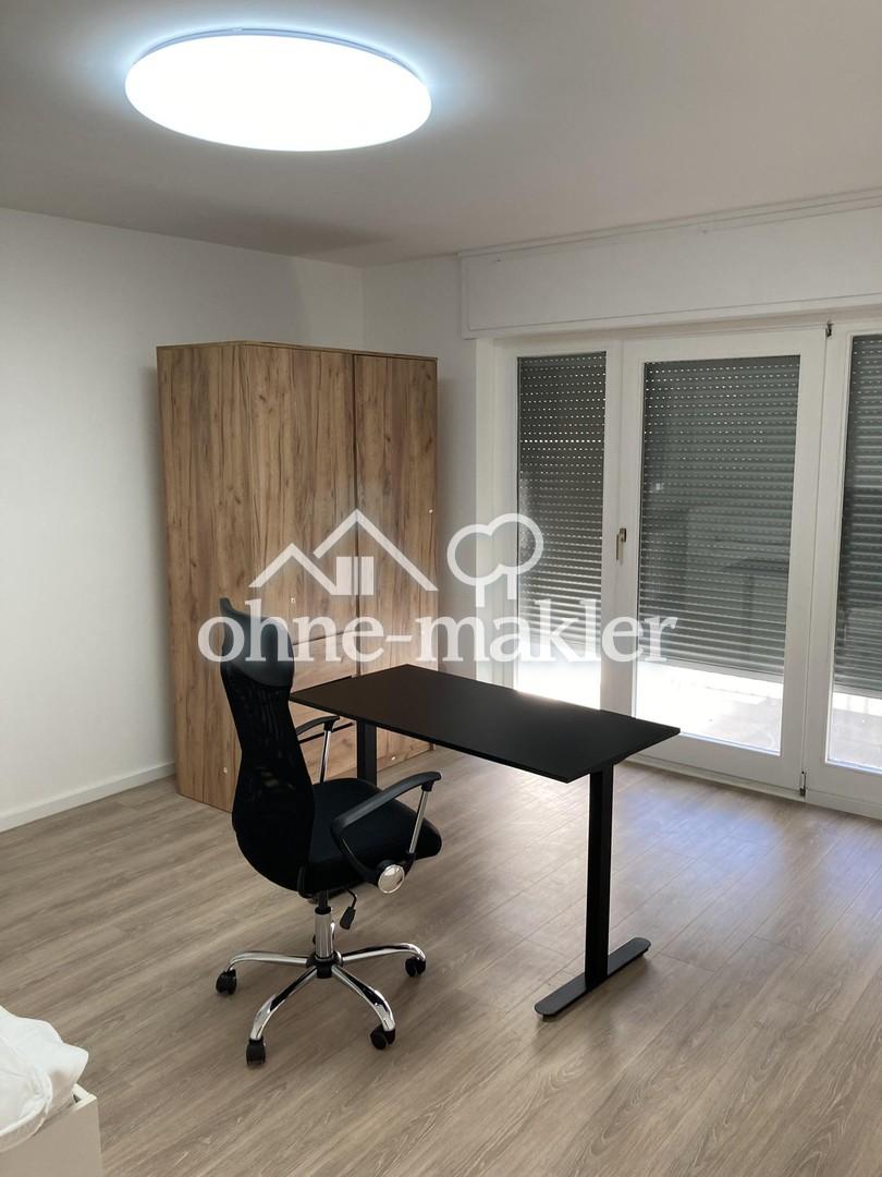 Büro - großes Zimmer