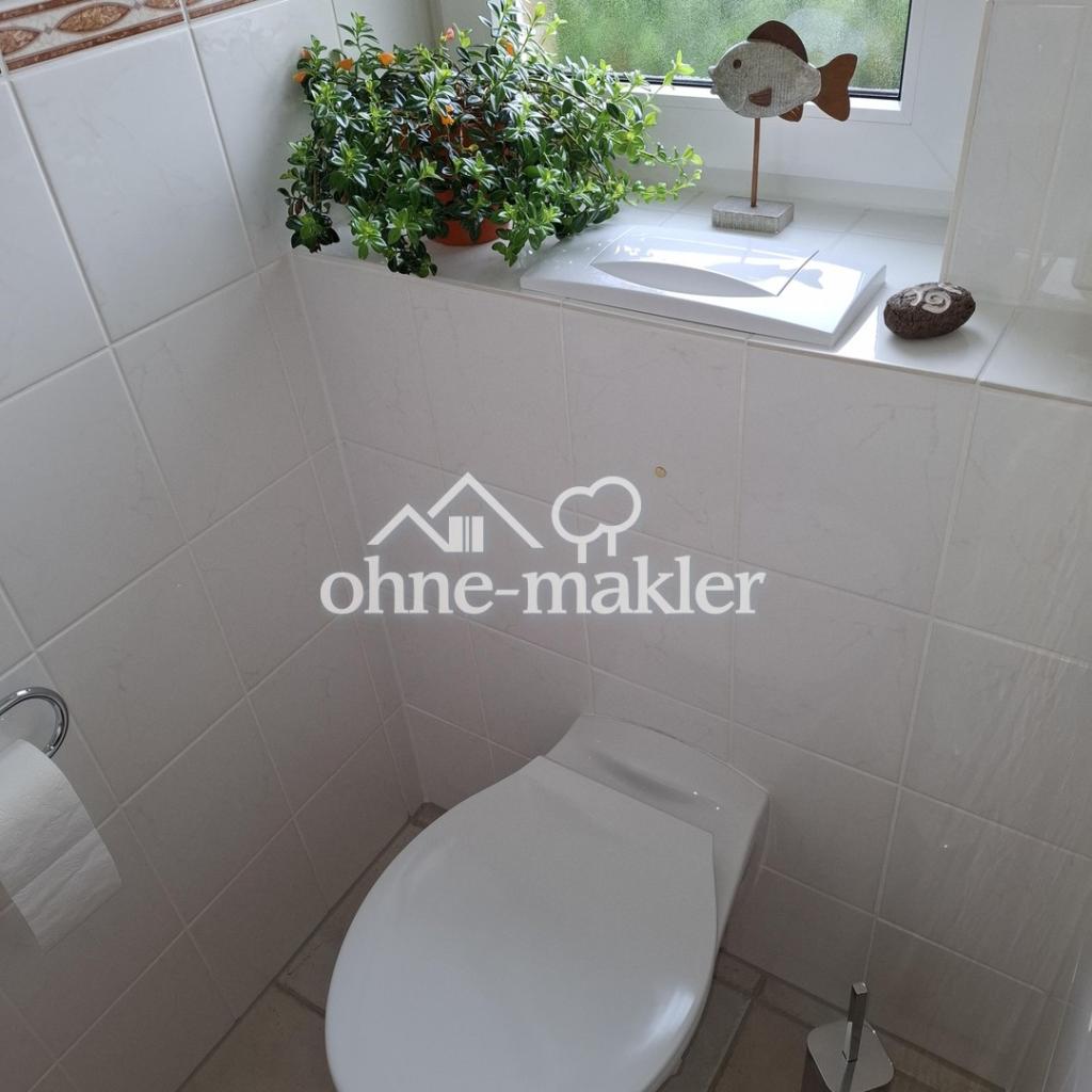 Gäste-WC mit Fenster